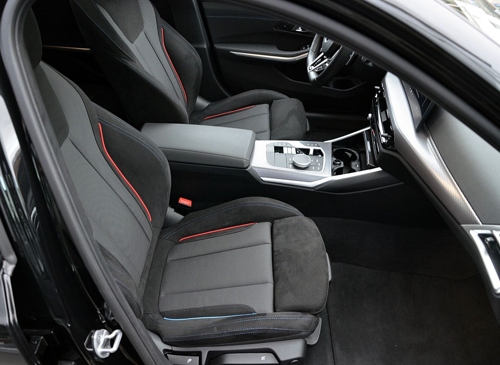 BMW 320d Tour/M Sportpaket/360Kamera/Gl.Dach/Head-Up