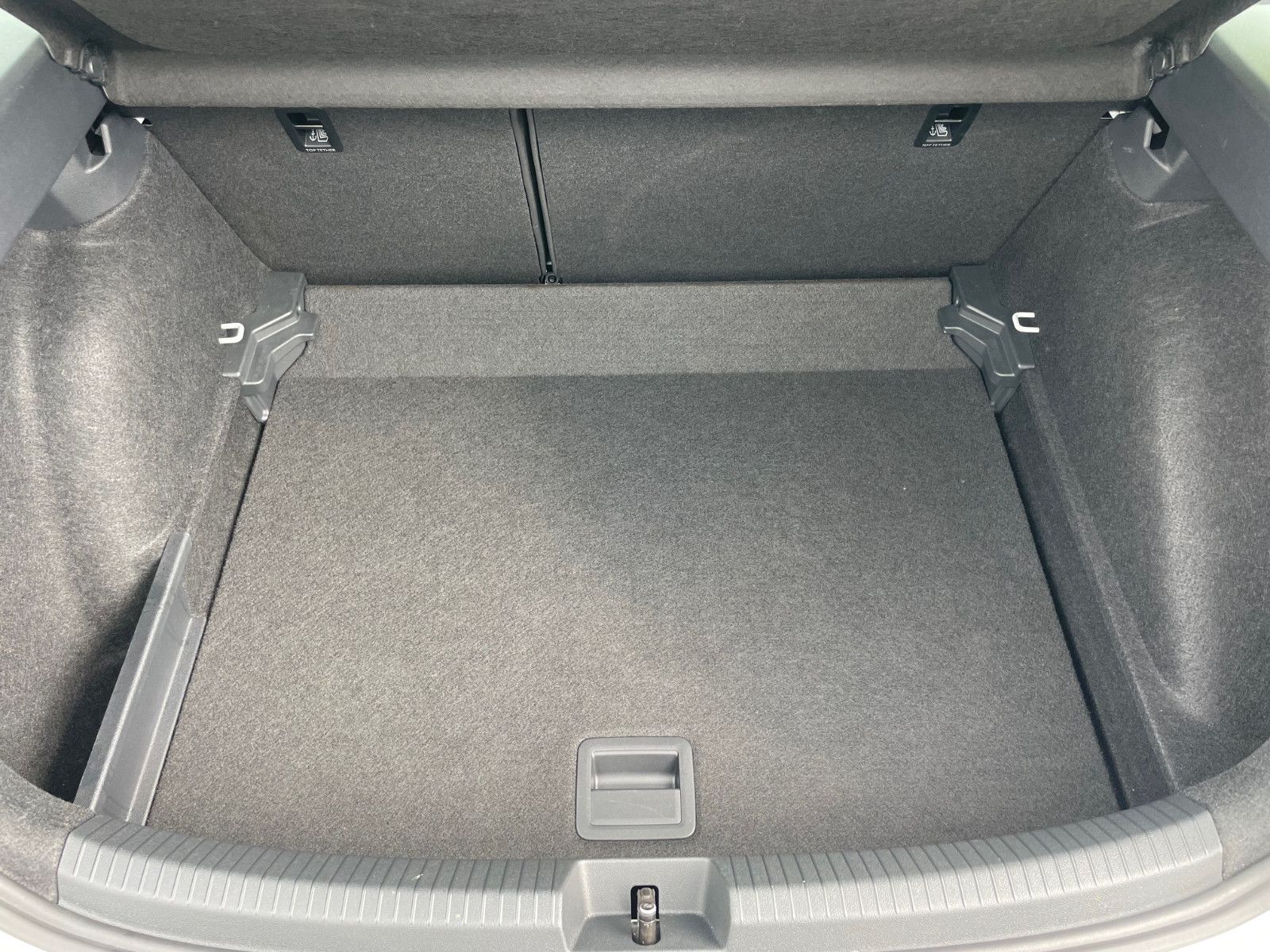 Volkswagen Taigo Life 1.0 TSI - Samsaru's Car Outlet