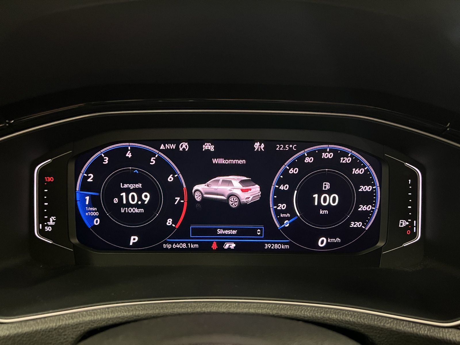 Volkswagen T-Roc R 4M - Samsaru's Car Outlet