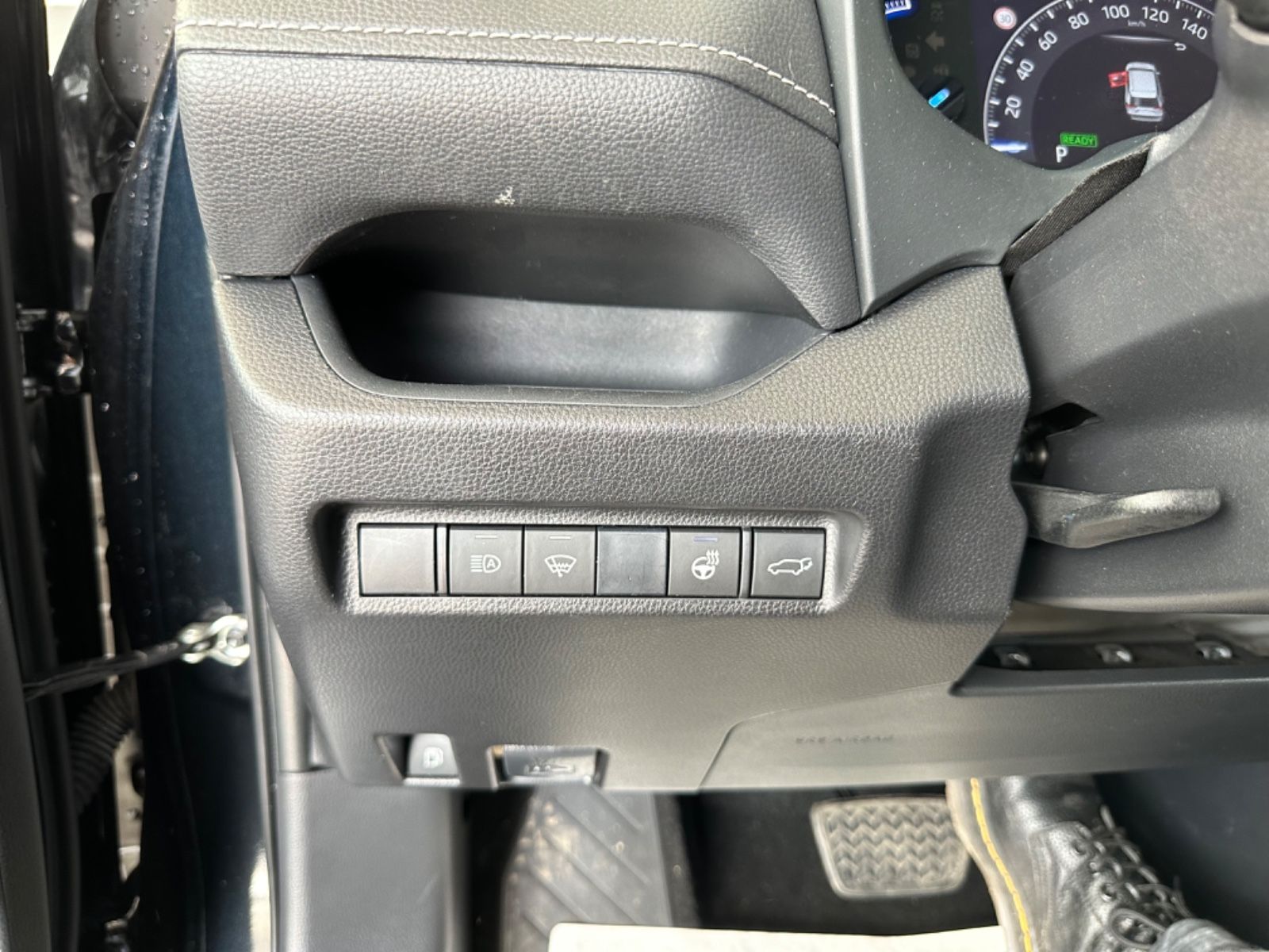 Toyota RAV 4 Hybrid - Samsaru's Car Outlet