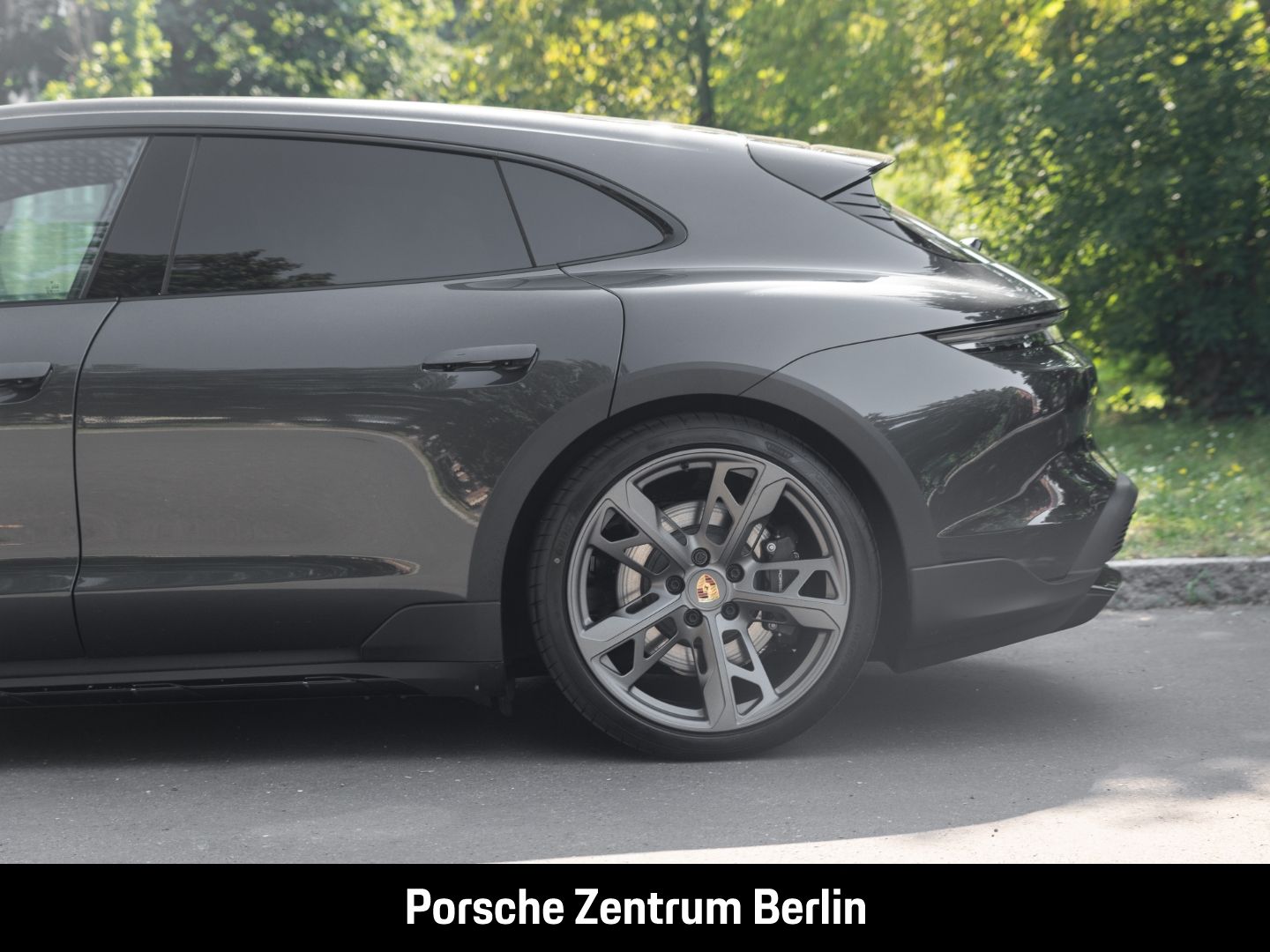 Porsche Taycan 4 Cross Turismo HD-Matrix Offroad Paket