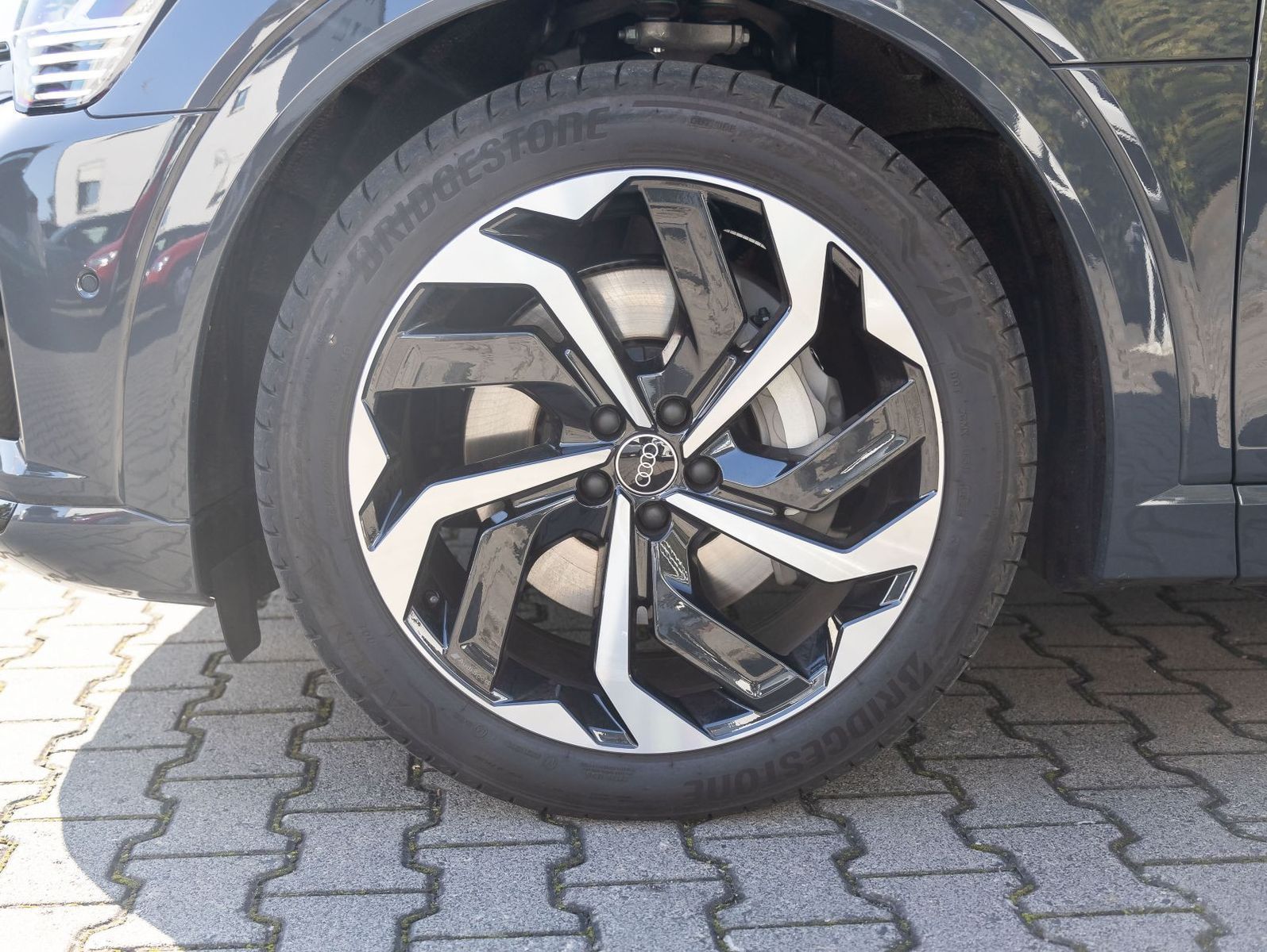 Audi Q8 S line 50 e-tron qu. - Samsaru's Car Outlet