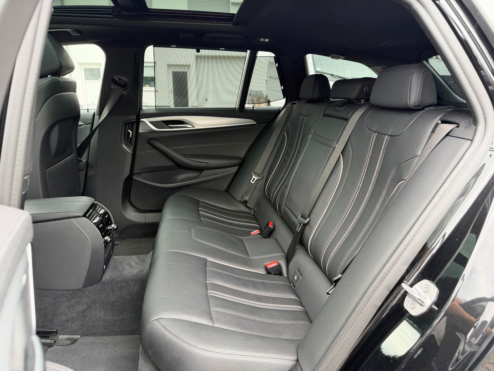 BMW 530i Luxury PANO*DDC*Leder*ACC*360°*AdapLED*HiFi