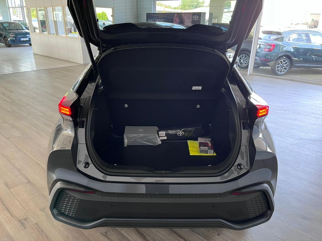 Toyota C-HR 1.8 Hybrid Team Deutschland