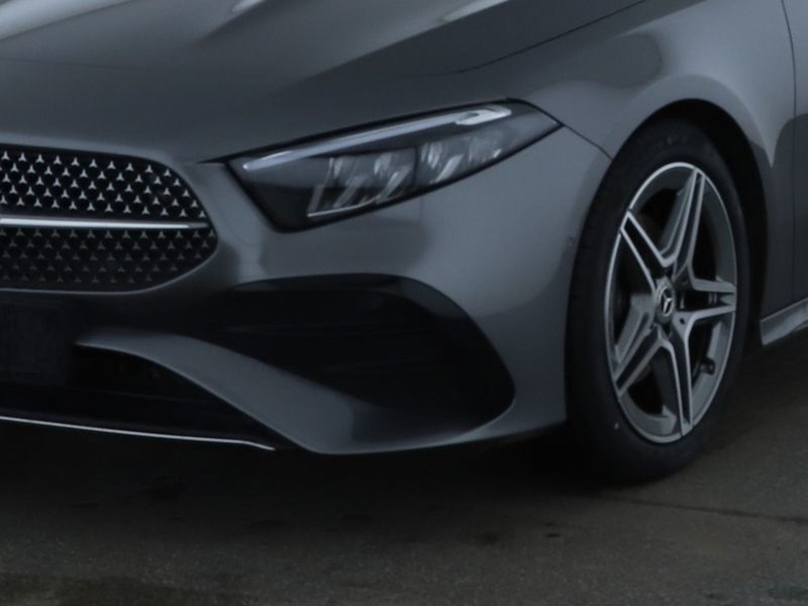 Mercedes-Benz A 200 AMG-Line - Samsaru's Car Outlet