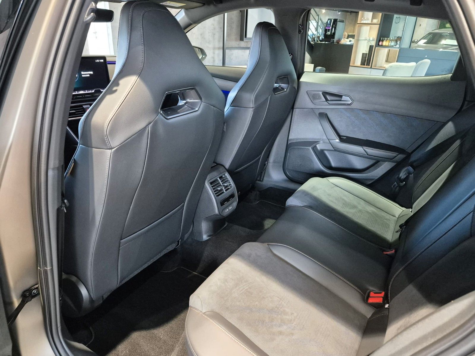 Cupra Formentor VZ 1.5 e-HYBRID - Samsaru's Car Outlet