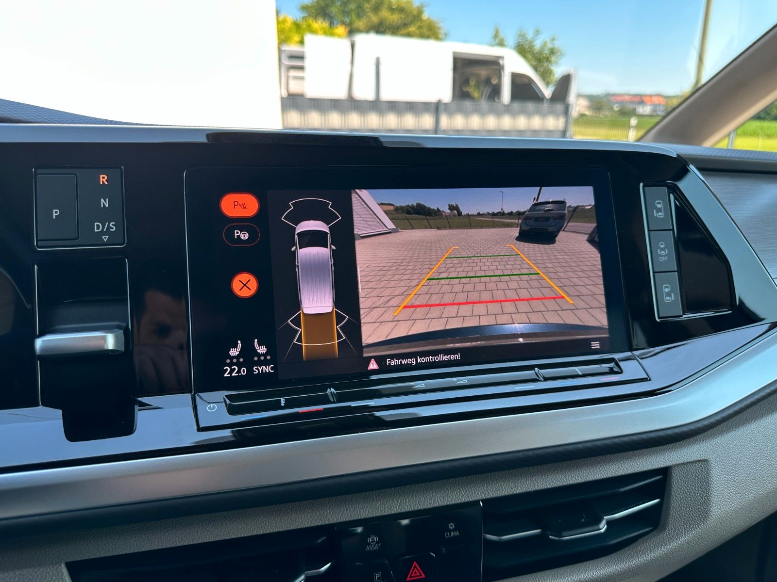 Volkswagen T7 Multivan 2.0 TDI - Samsaru's Car Outlet