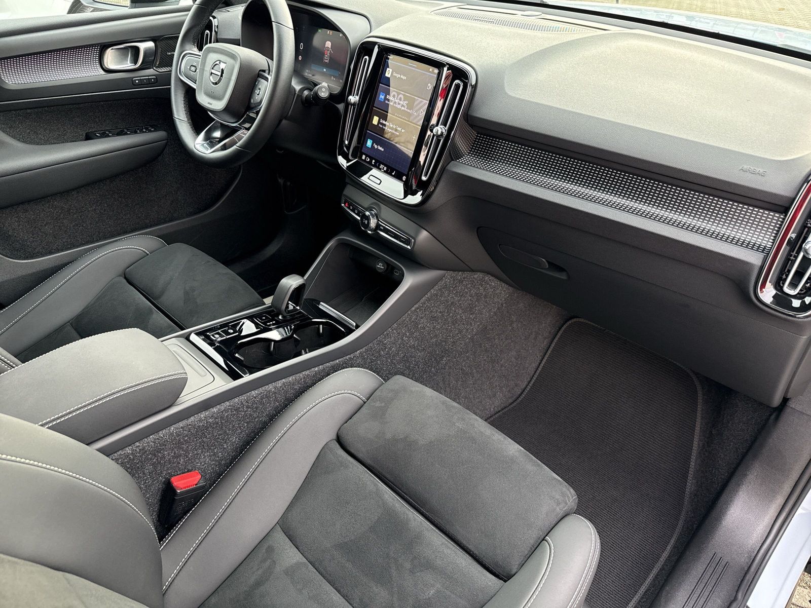 Volvo XC40 B3 Plus Dark 2WD !! 360°+ACC+BLIS+FSH !!