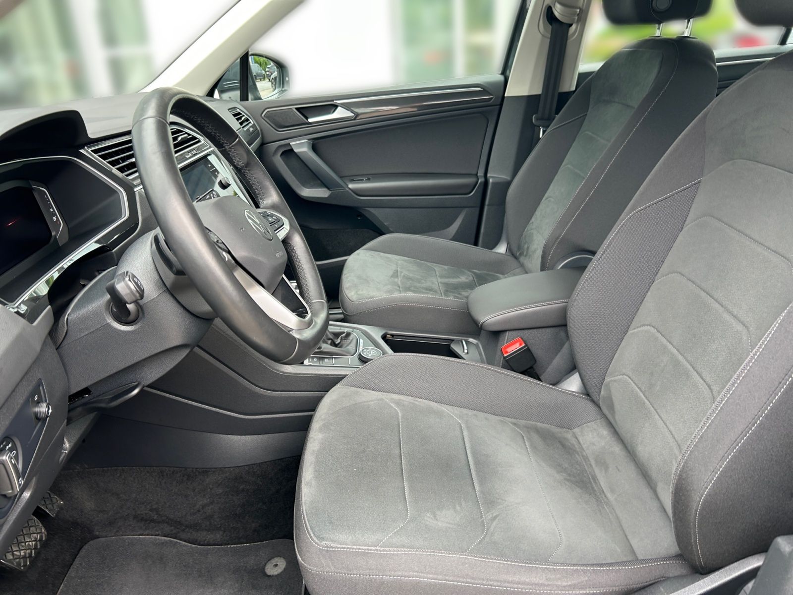 Volkswagen Tiguan 2.0 TSI BMT 4Motion Elegance - Samsaru's Car Outlet