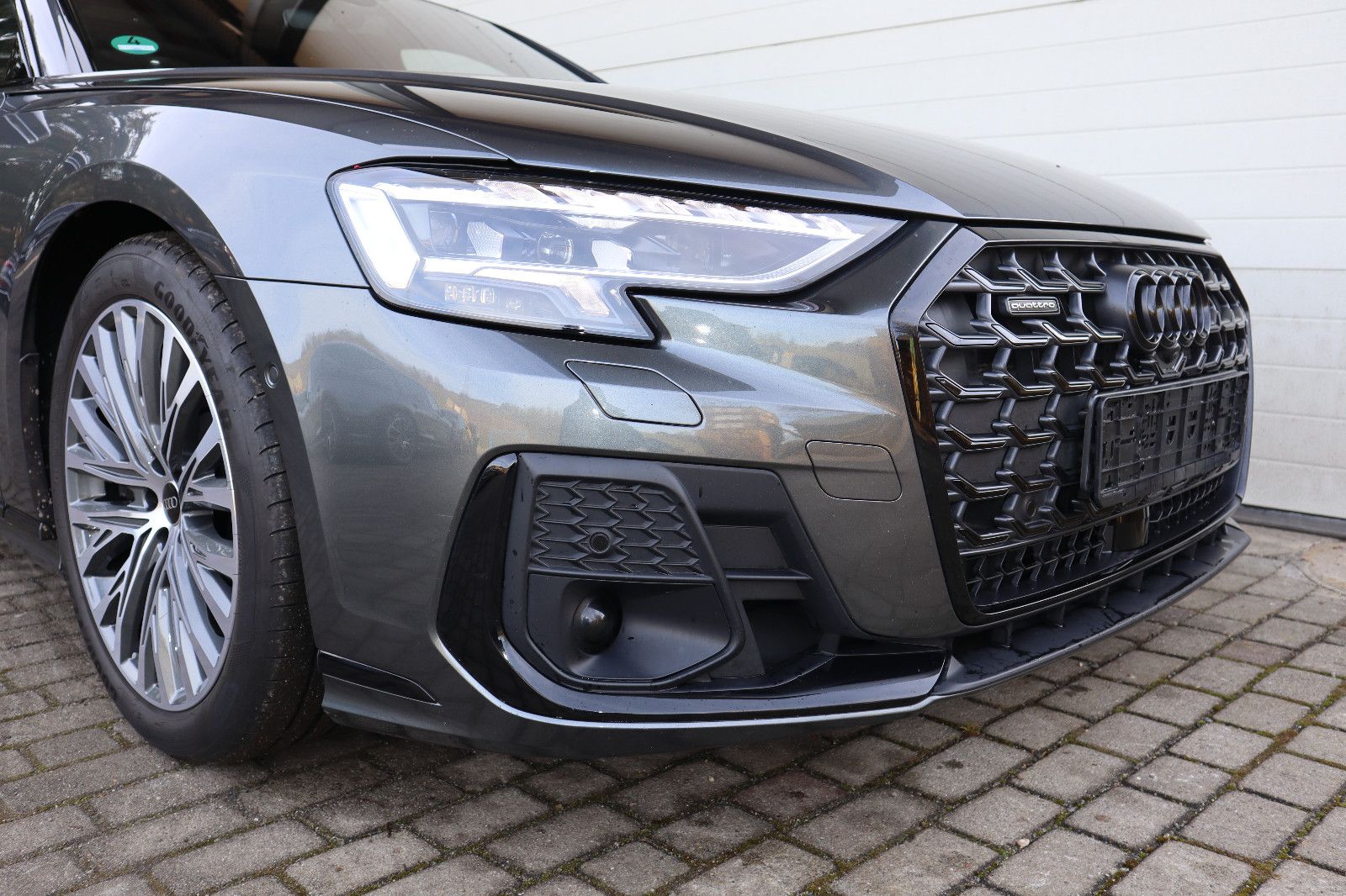 Audi A8L 60 TFSI e lang exclusive S-Line - Samsaru's Car Outlet