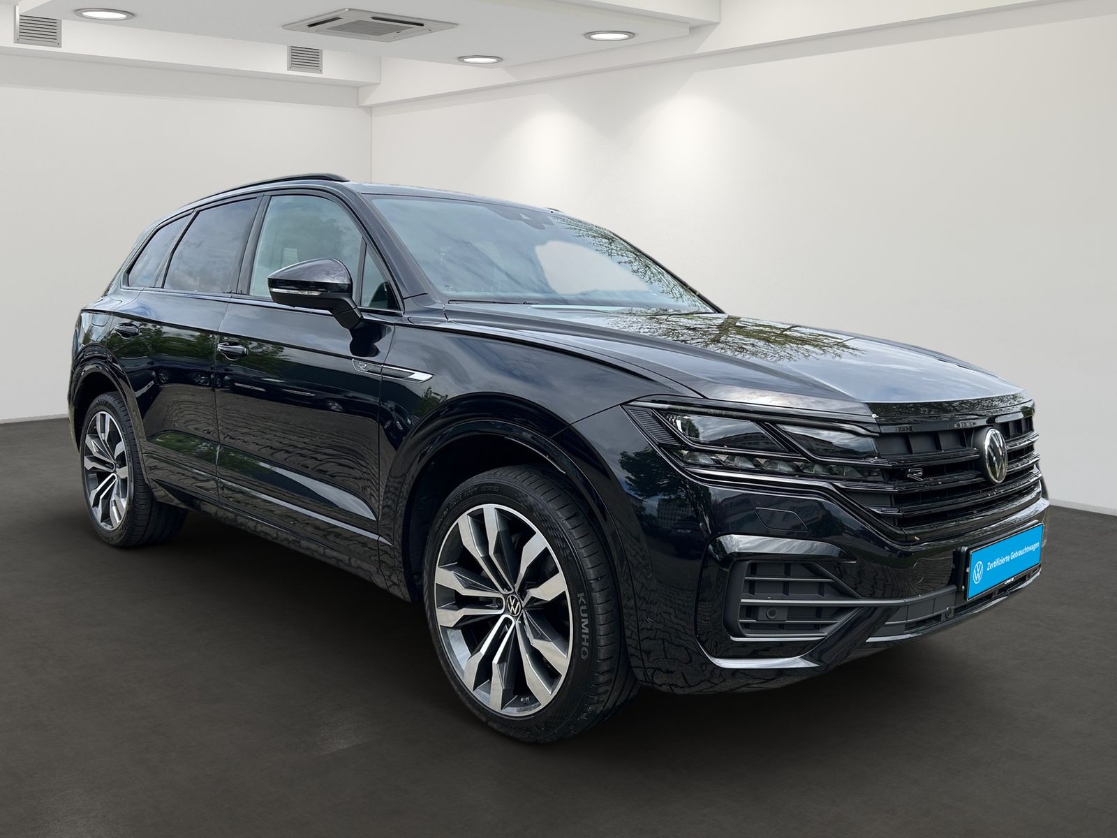 Volkswagen Touareg 3.0 TDI 4M R-Line - Samsaru's Car Outlet