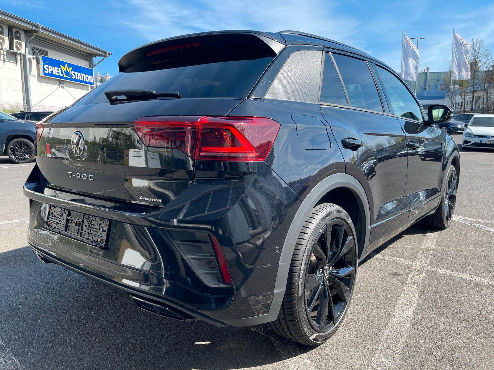 Volkswagen T-Roc R-Line 2.0 TSI Allrad - Samsaru's Car Outlet
