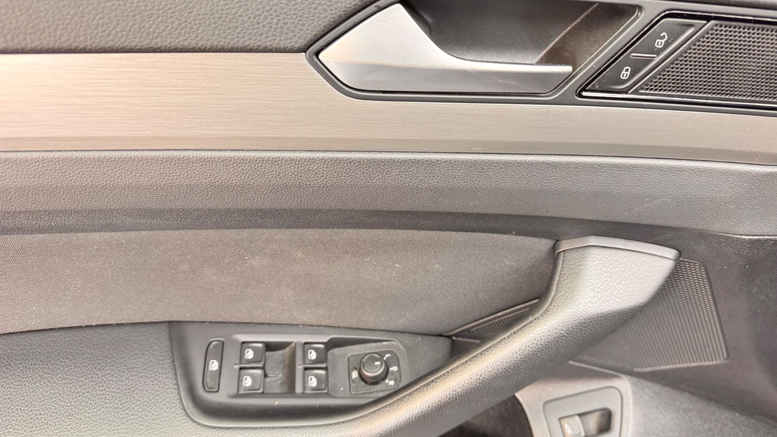 Volkswagen Passat Variant - Samsaru's Car Outlet