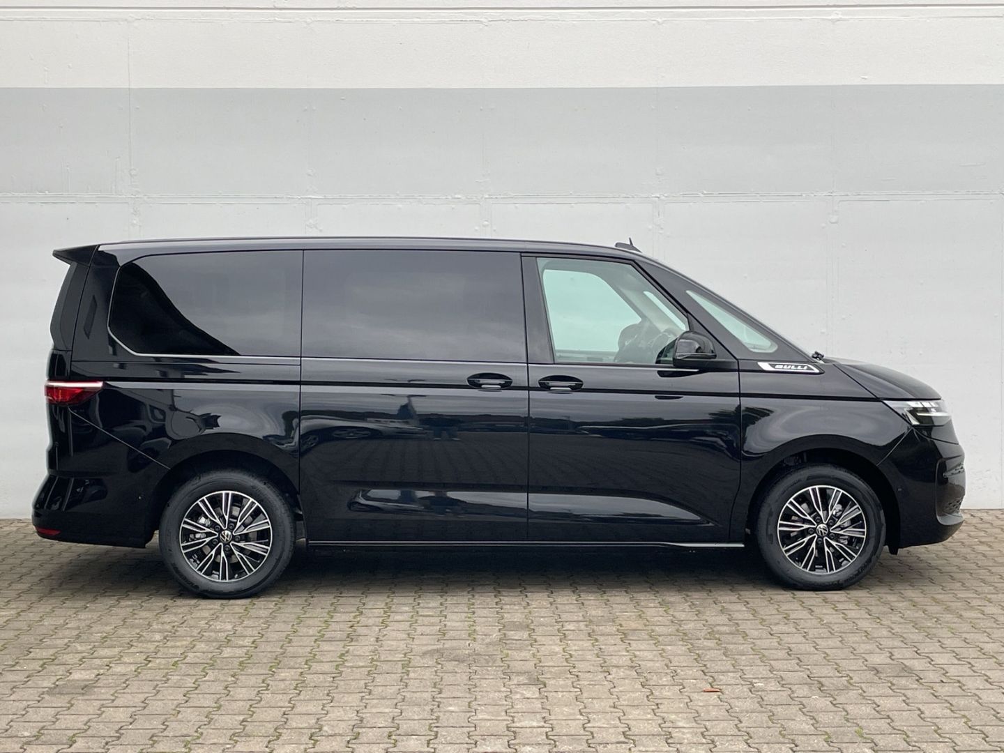 Volkswagen T7 Multivan - Samsaru's Car Outlet