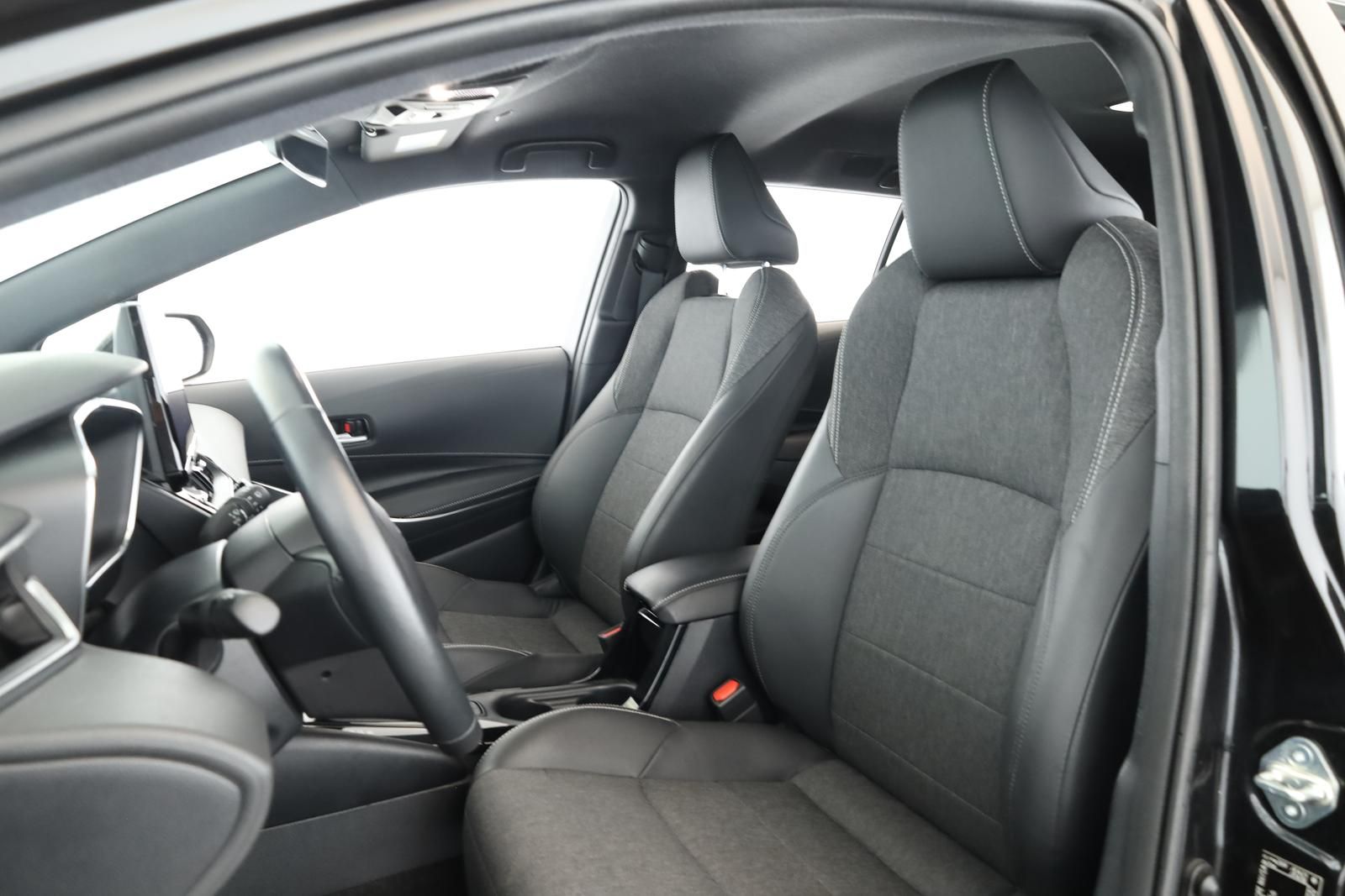 Toyota Corolla Touring Sports 1.8 CVT Team D Navi Kam