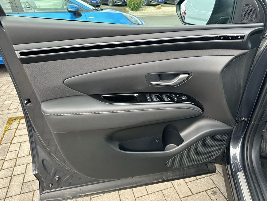Hyundai TUCSON 1.6 T-GDi Plug-in-Hybrid 4WD Prime - Samsaru's Car Outlet