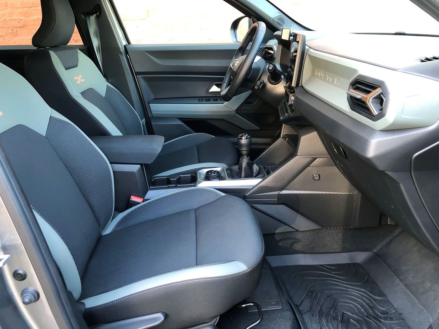 Dacia Duster III TCe 130 Extreme 4x4 - Samsaru's Car Outlet