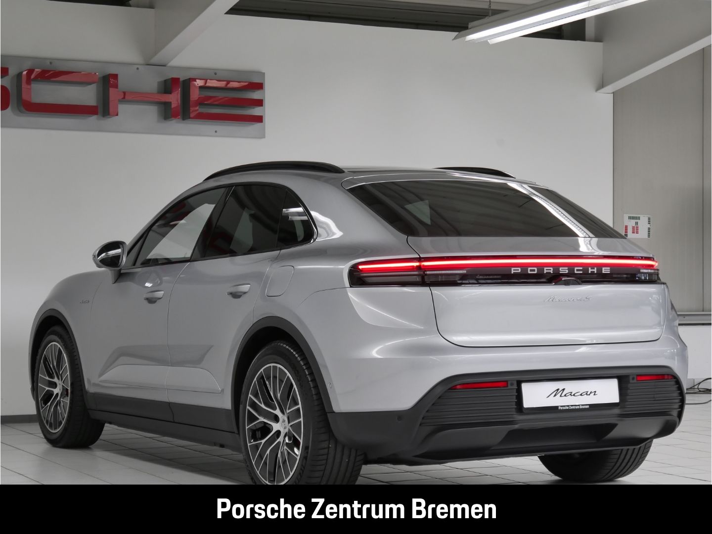 Porsche Macan 4S - Samsaru's Car Outlet
