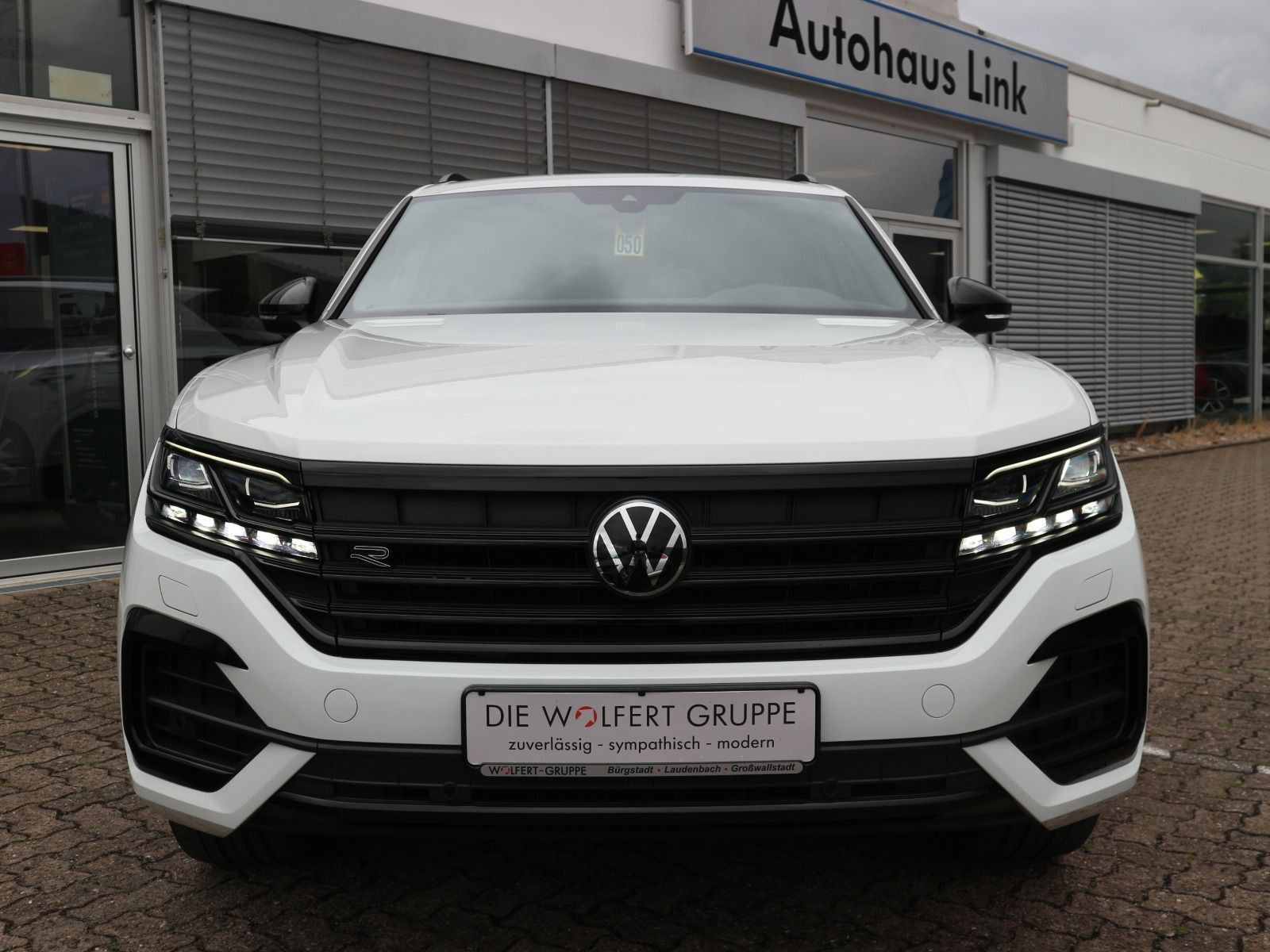 Volkswagen Touareg 3.0 V6 TDI R-Line 4Motion - Samsaru's Car Outlet