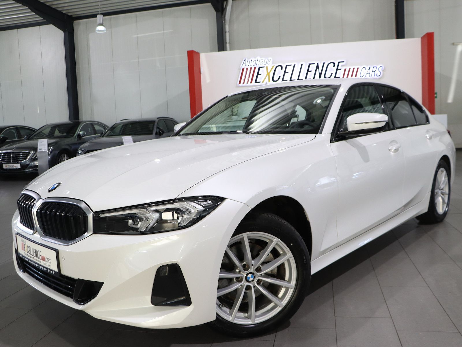 BMW 320d LIMOUSINE xDrive BUSINESS / CURVED / LED