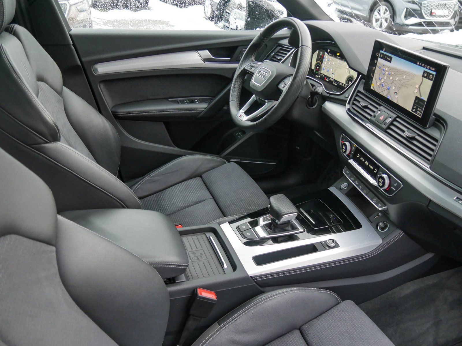 Audi Q5 55 TFSI e S line Black Pano Luft B&O AHK