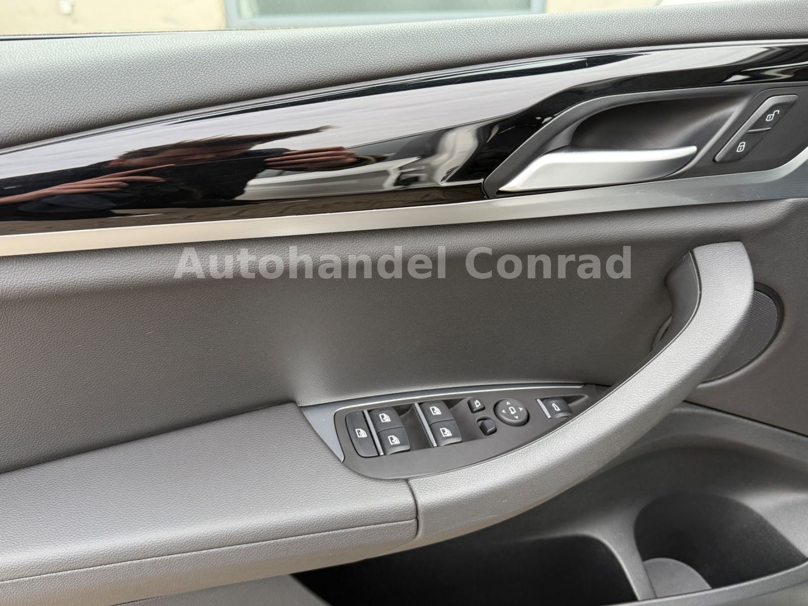 BMW X3 xDrive 20d - Samsaru's Car Outlet