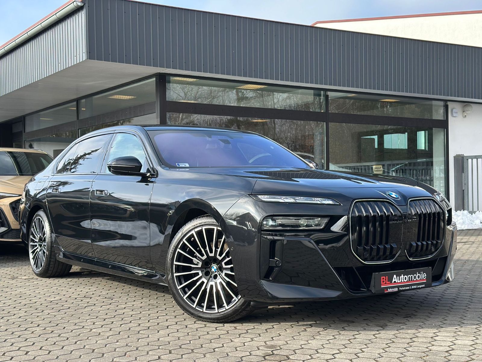 BMW 740d M INDIVIDUAL.AUTOTÜR.FOND ENT.SKY.MASSAGE