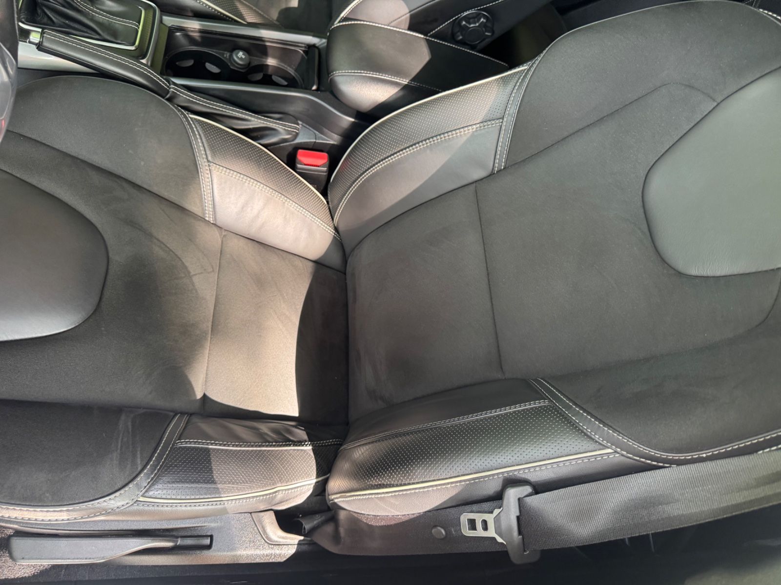 Volvo V40 R-DesignAut.NavLederFullLedGarantiNavi