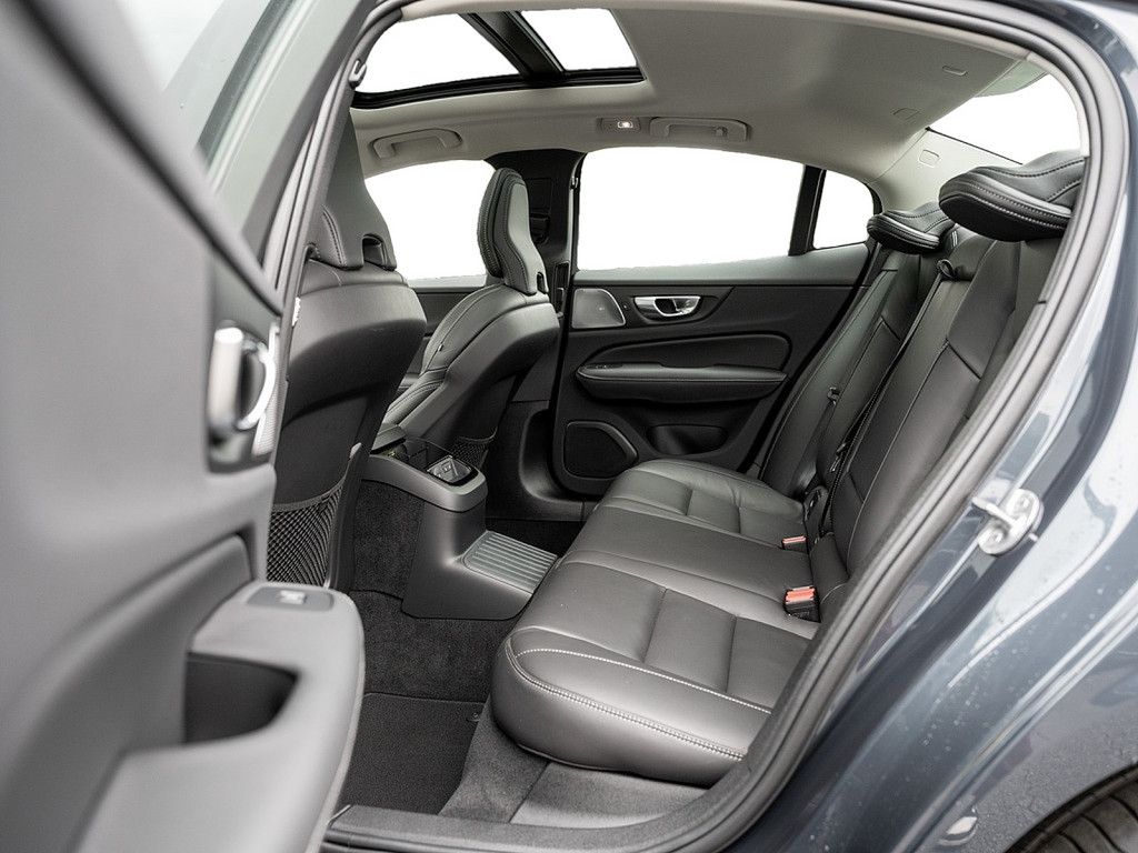Volvo S60 T8 Ultimate Dark Recharge AWD PANO ACC HUD
