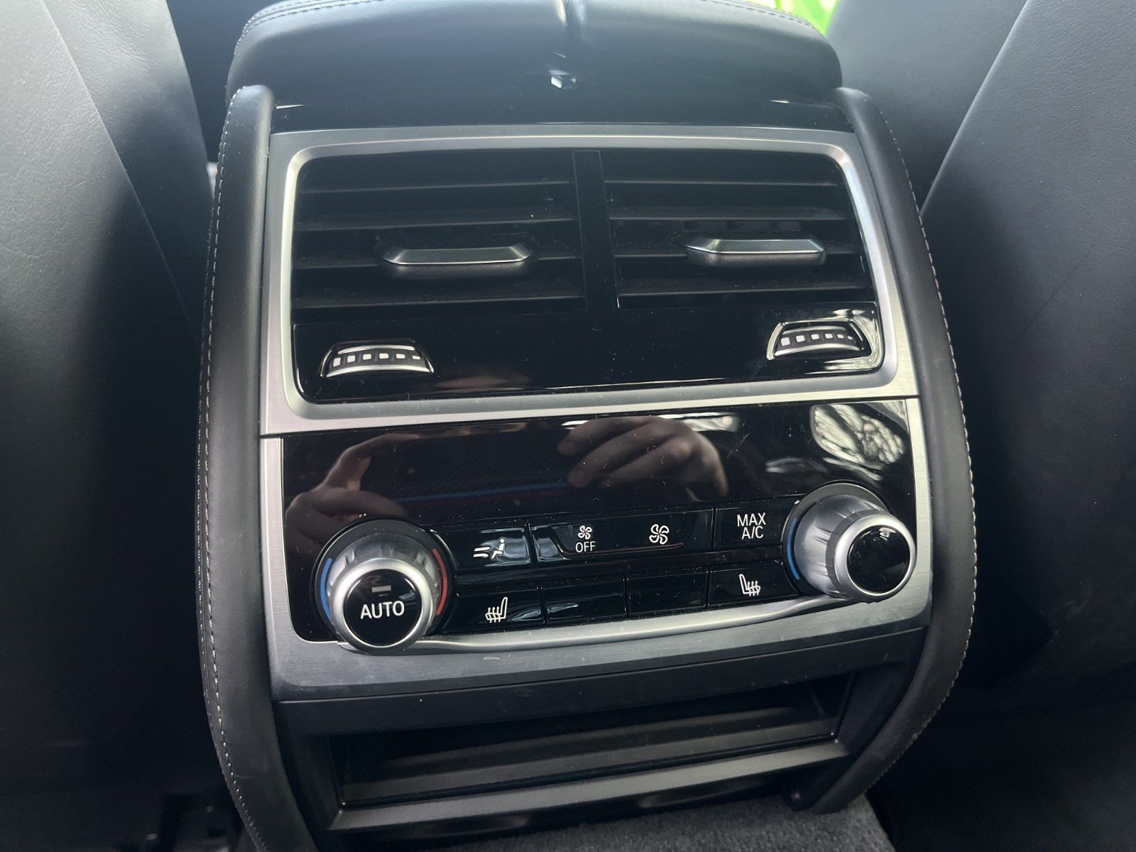 BMW 740d xDrive Limousine M Sportpaket Head-Up DAB