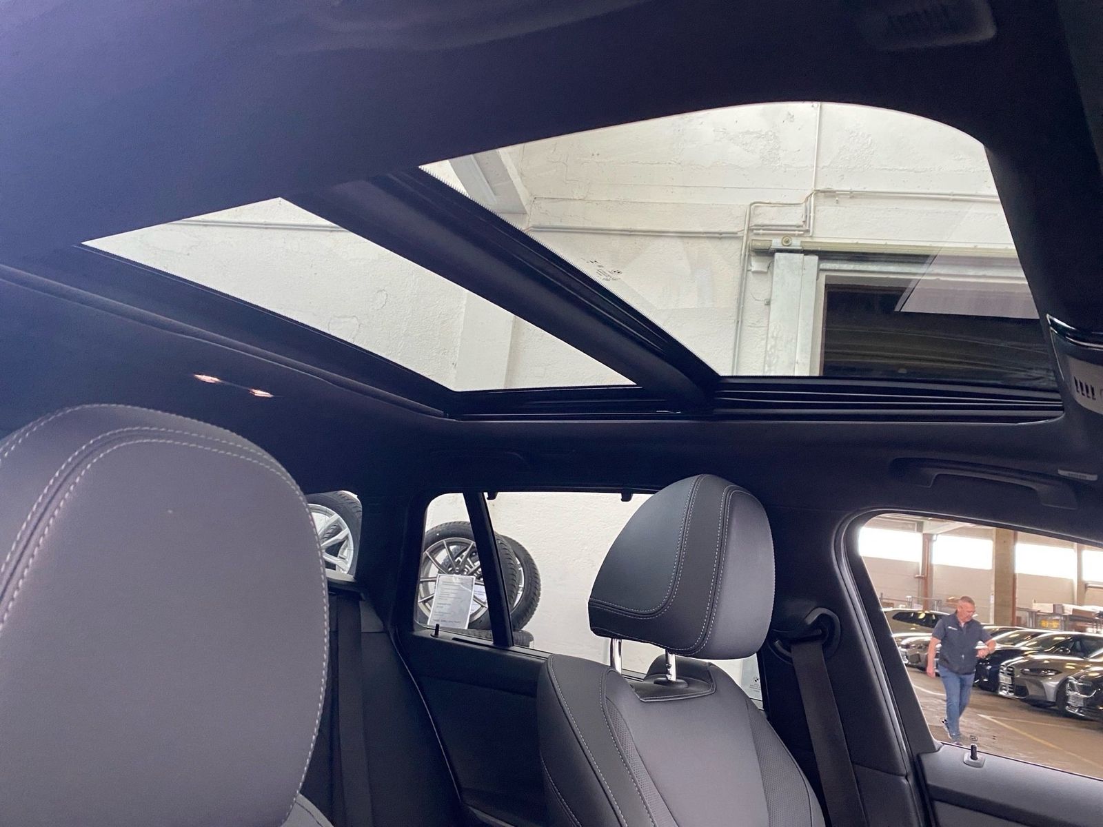 BMW 330e xDrive Touring M Sport HUD DA Pro Pano AHK