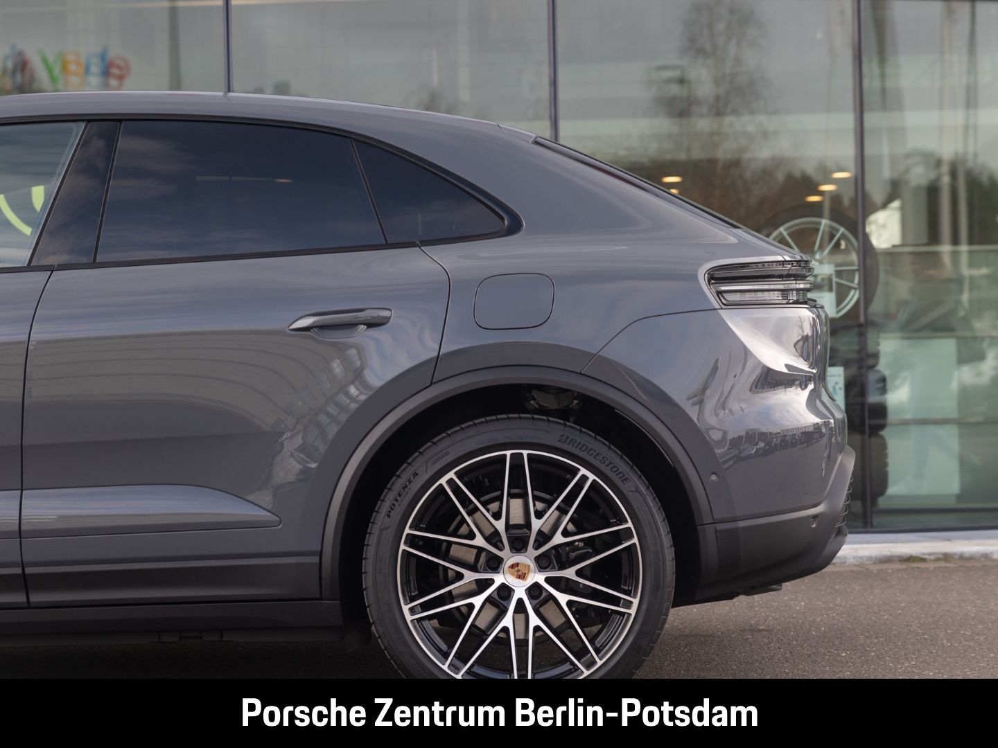 Porsche Macan 4S Burmester Panoramadach Luftfederung