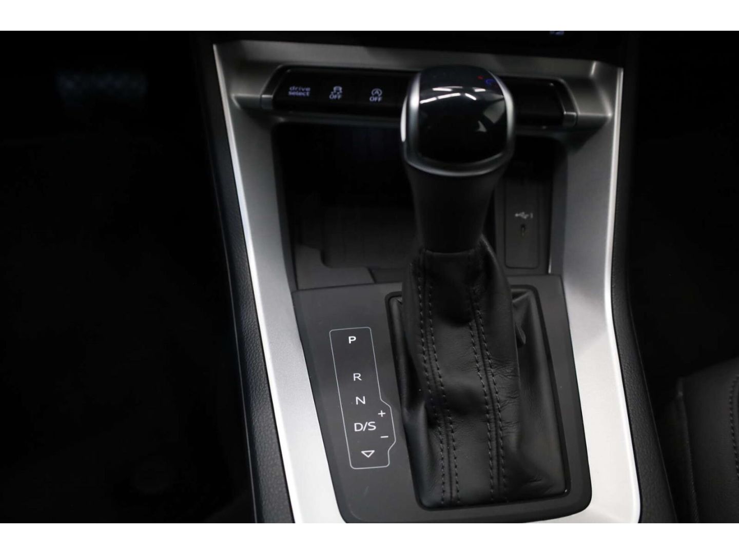 Audi Q3 40 TFSI qu. advanced - Samsaru's Car Outlet
