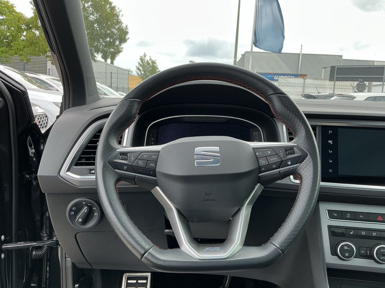 Seat Ateca FR DSG 1.5 TSI+AHK+Pano+XL+E-Sitz Klima