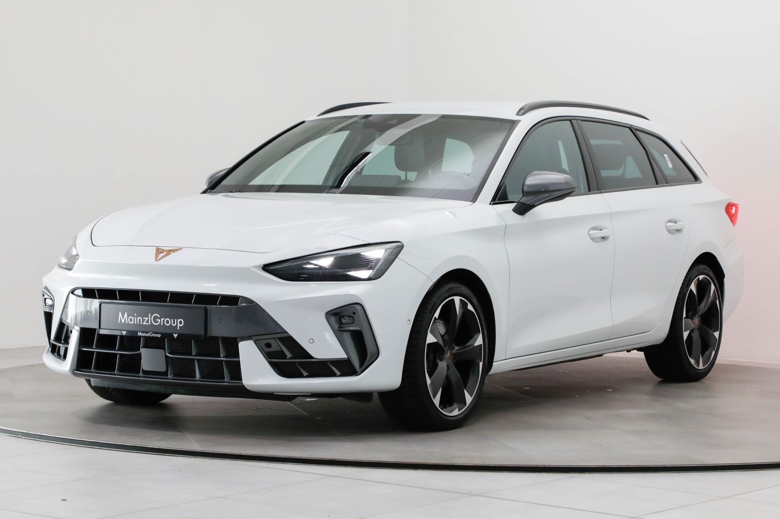 Seat Leon ST 2.0 TDI DSG AHK Kamera Navi ACC Keyless