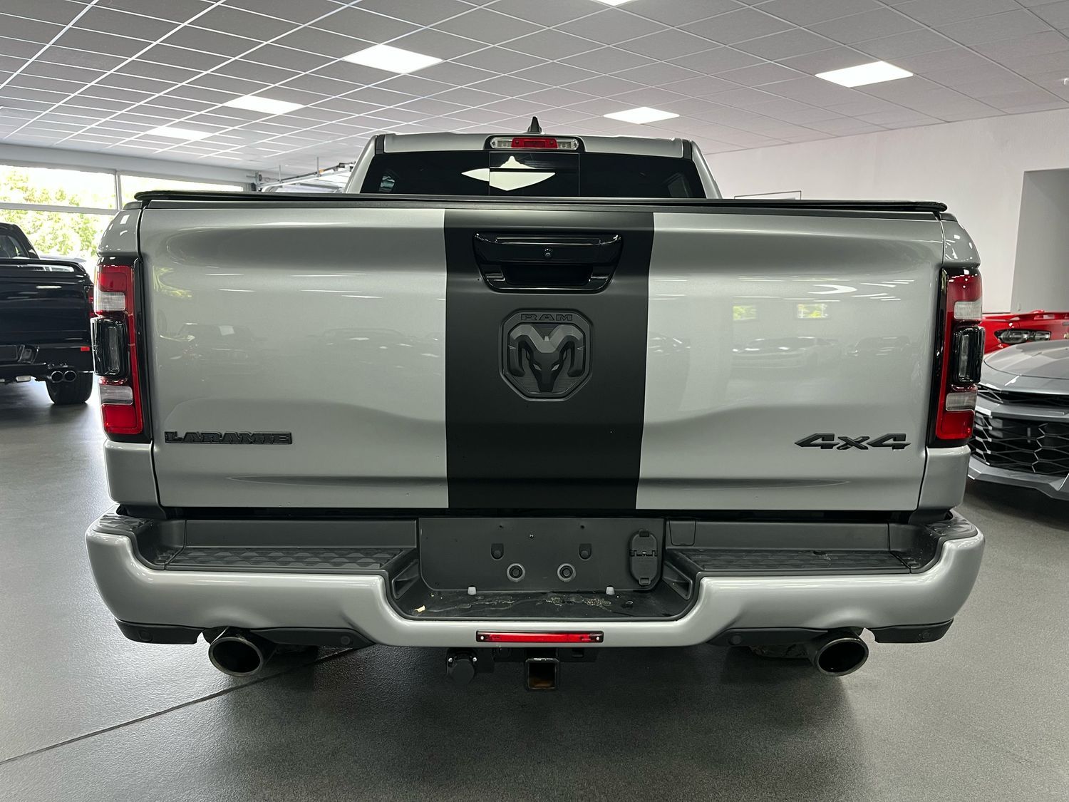 Dodge RAM 5,7l V8 *LARAMIE/12 Zoll Display/LED/AHK/SHZ