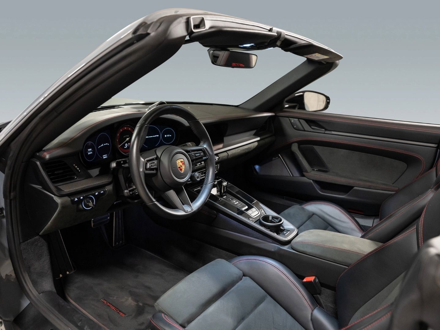 Porsche 992 Carrera 4 GTS Cabriolet InoDrive Burmester