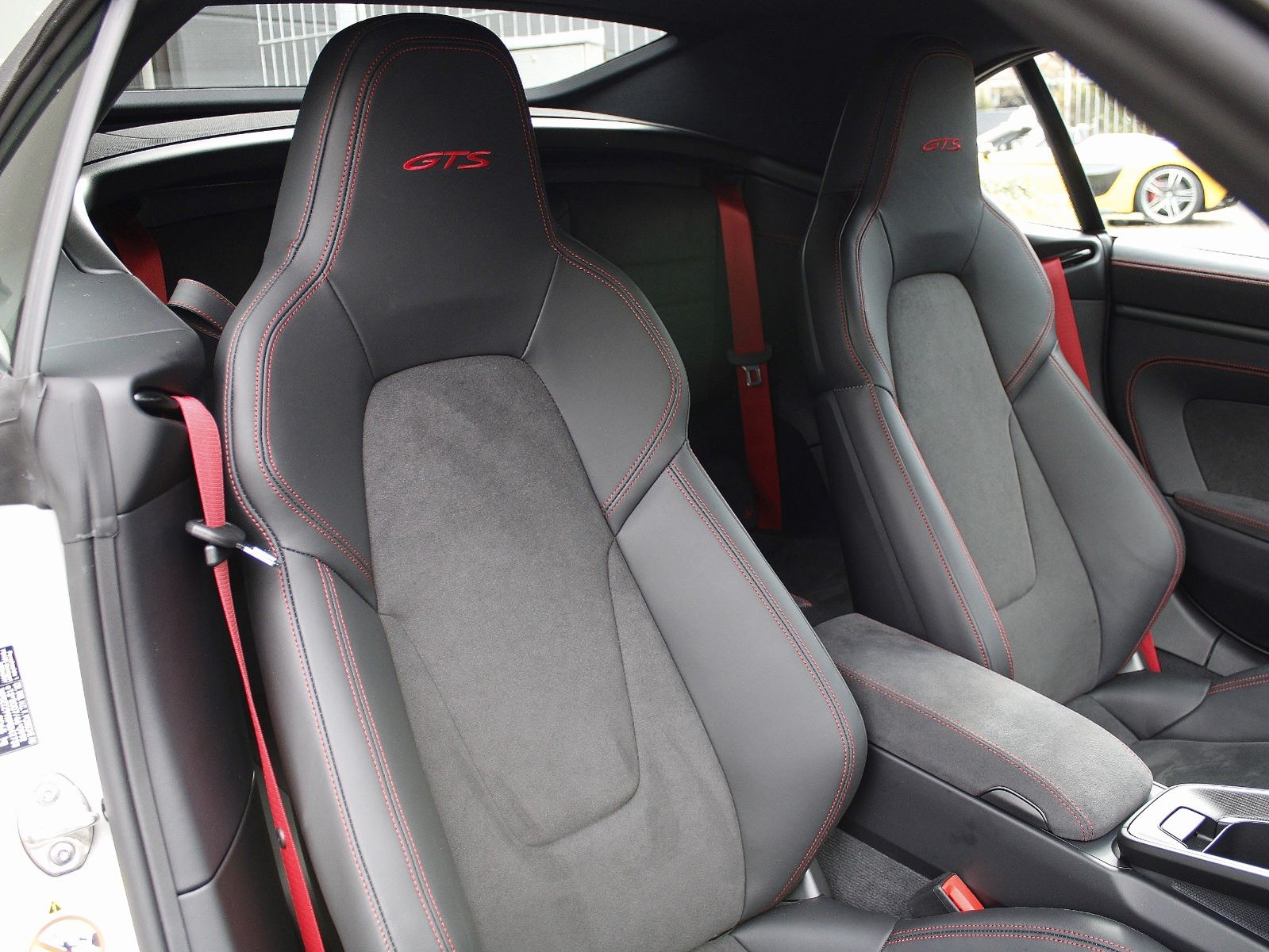 Porsche 992 GTS 4 CABRiO SPORTDESiGN *CARBON*21"TURBO*