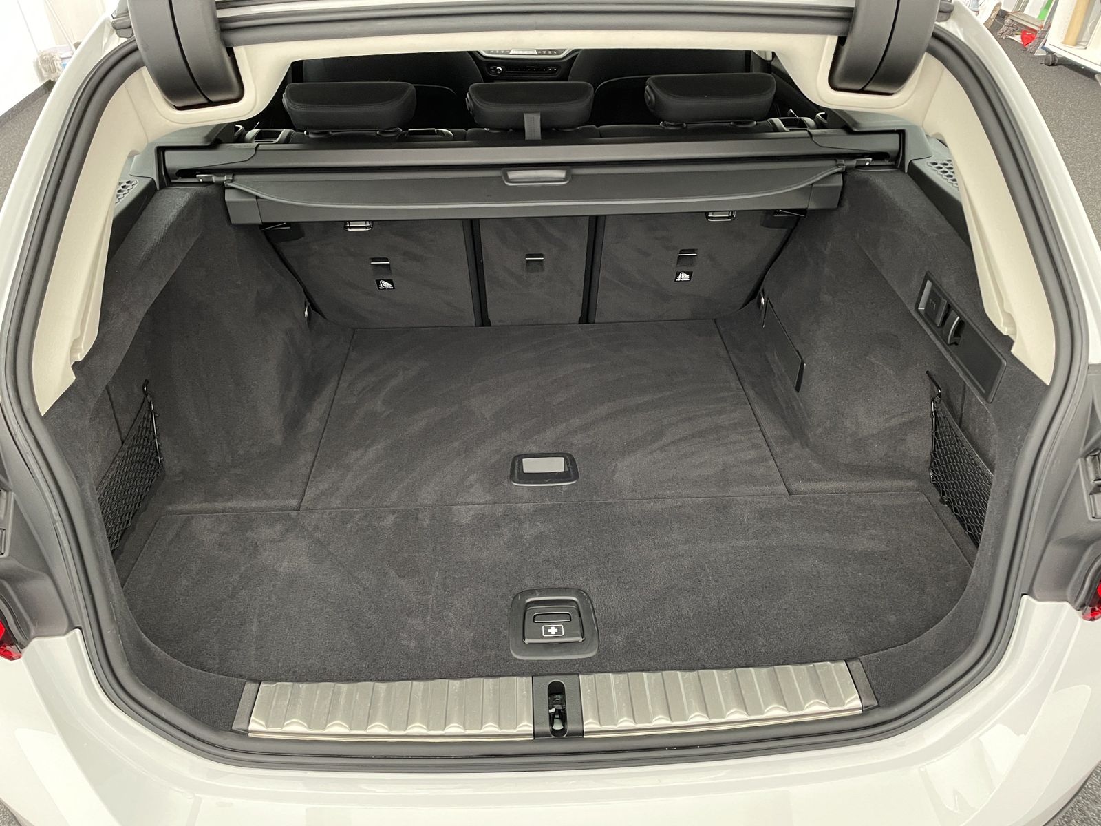 BMW 318d - Samsaru's Car Outlet