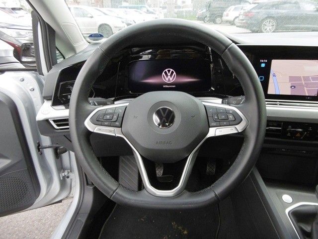 Volkswagen Golf VIII 1.5 Life 1.5 TSI - Samsaru's Car Outlet