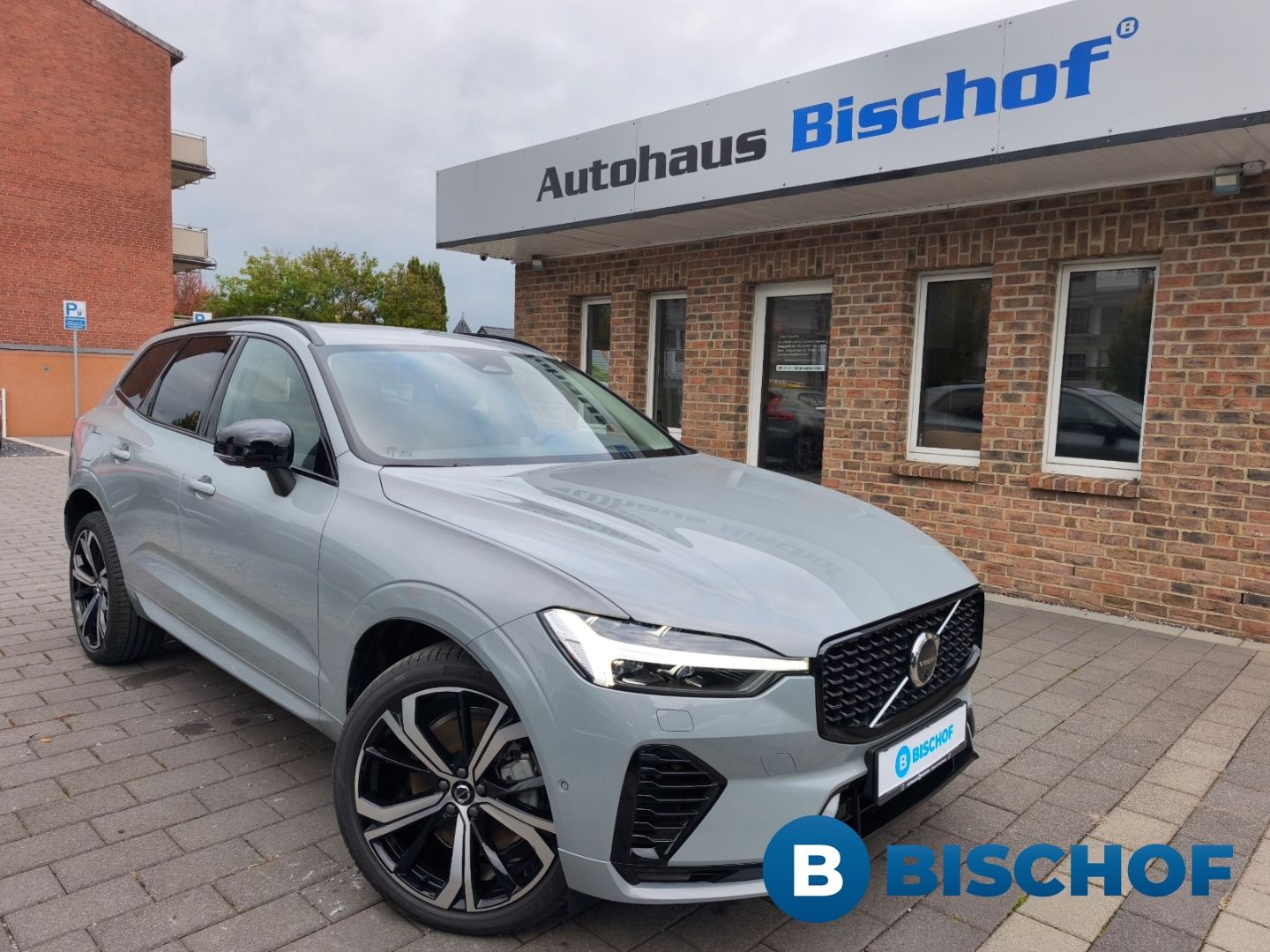 Volvo XC60 T8 Ultra Dark Recharge Plug-In Ultimate AWD