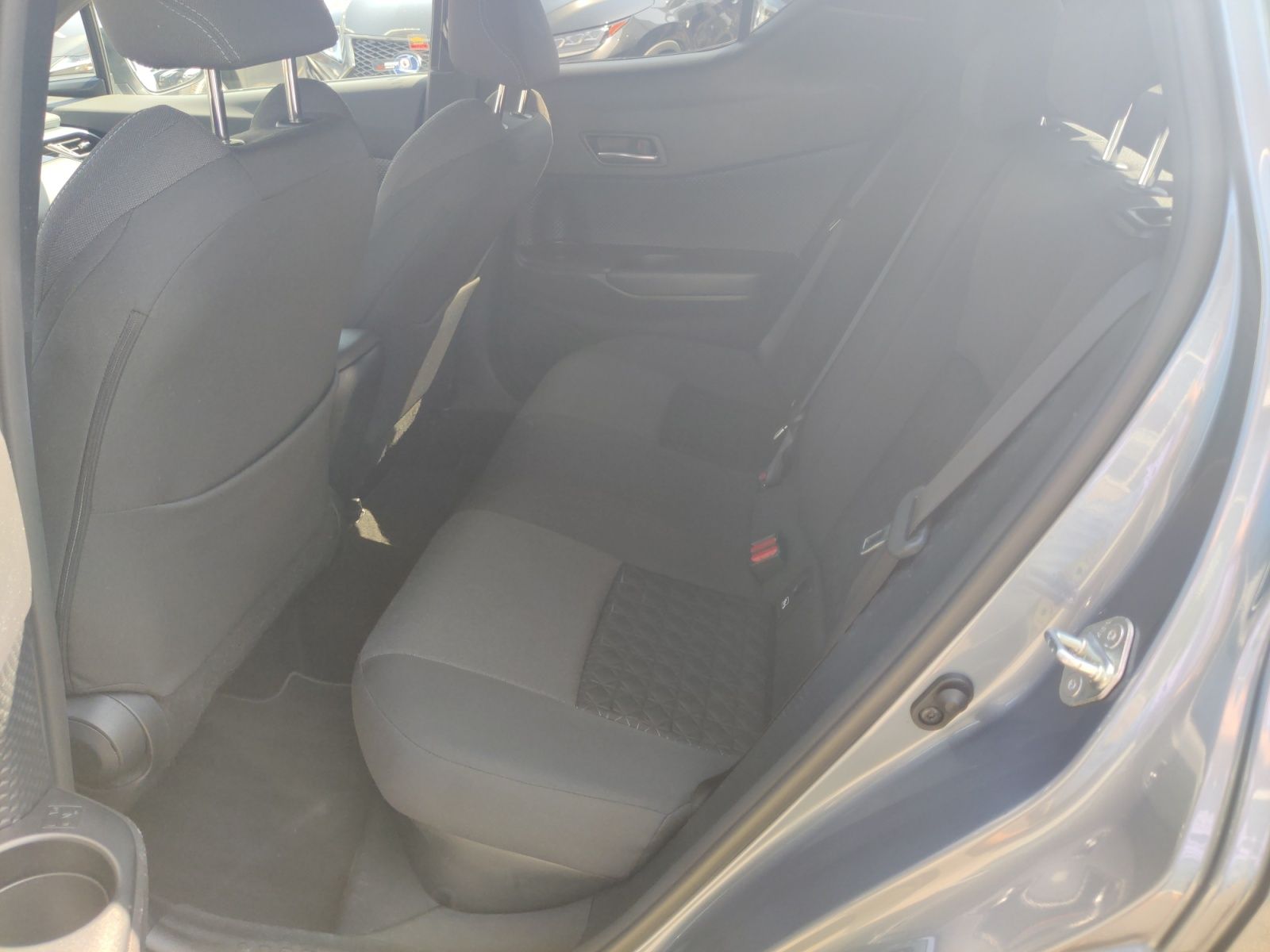 Toyota C-HR Hybrid 4x2 Team - Samsaru's Car Outlet