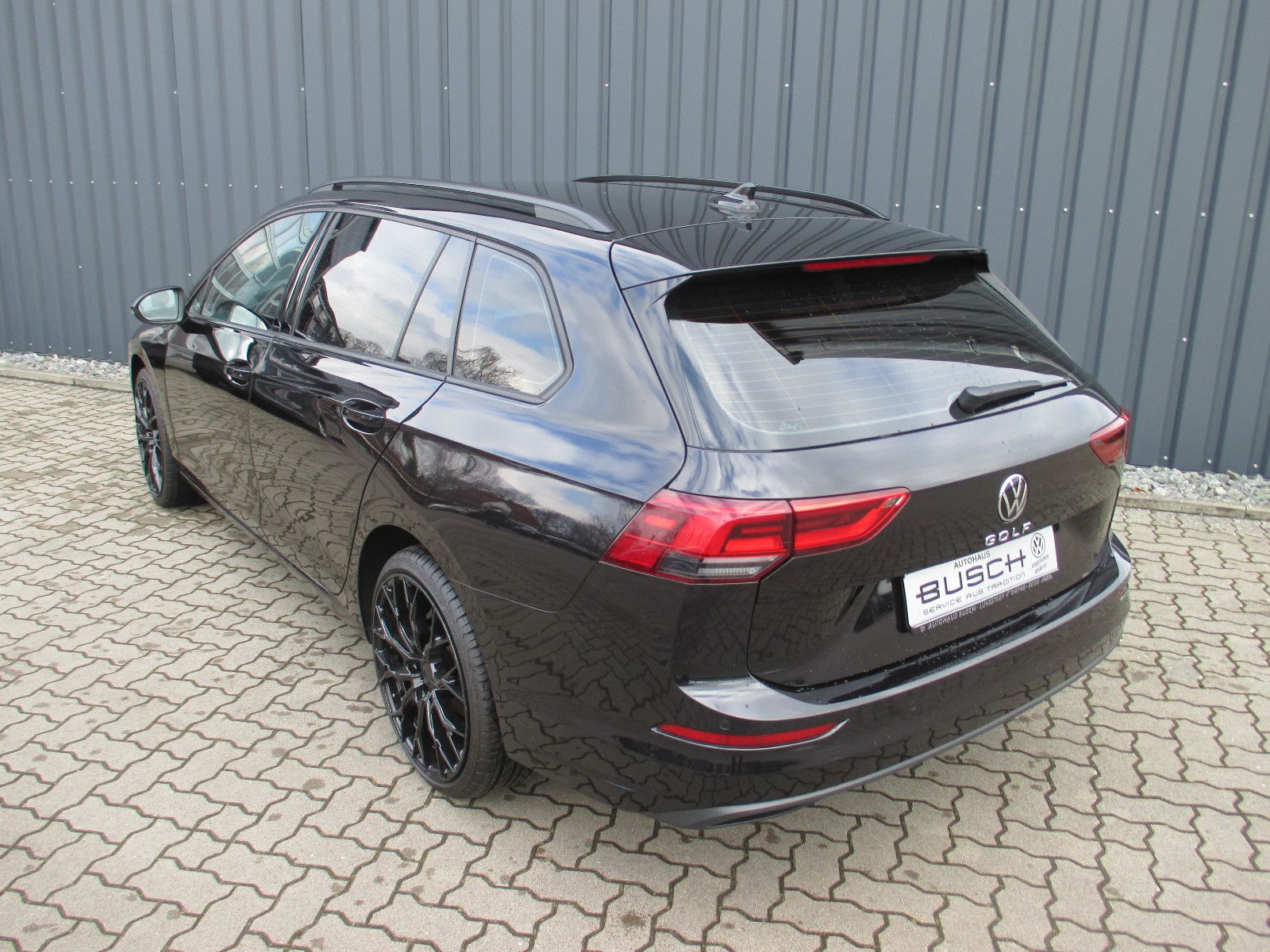 Volkswagen Golf VIII Variant 2.0 l TDI - Samsaru's Car Outlet
