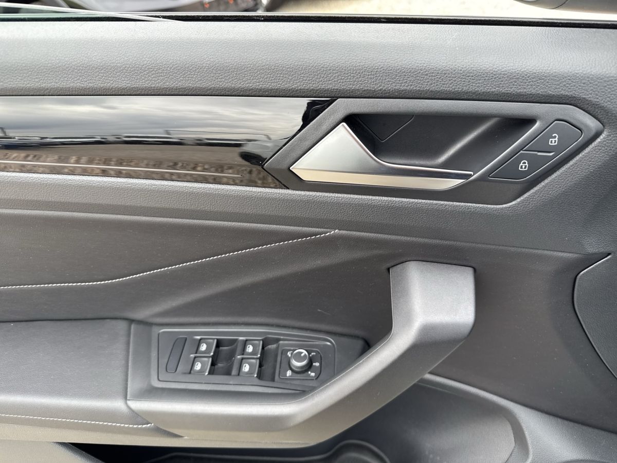 Volkswagen T-Roc Cabrio Style TSi - Samsaru's Car Outlet