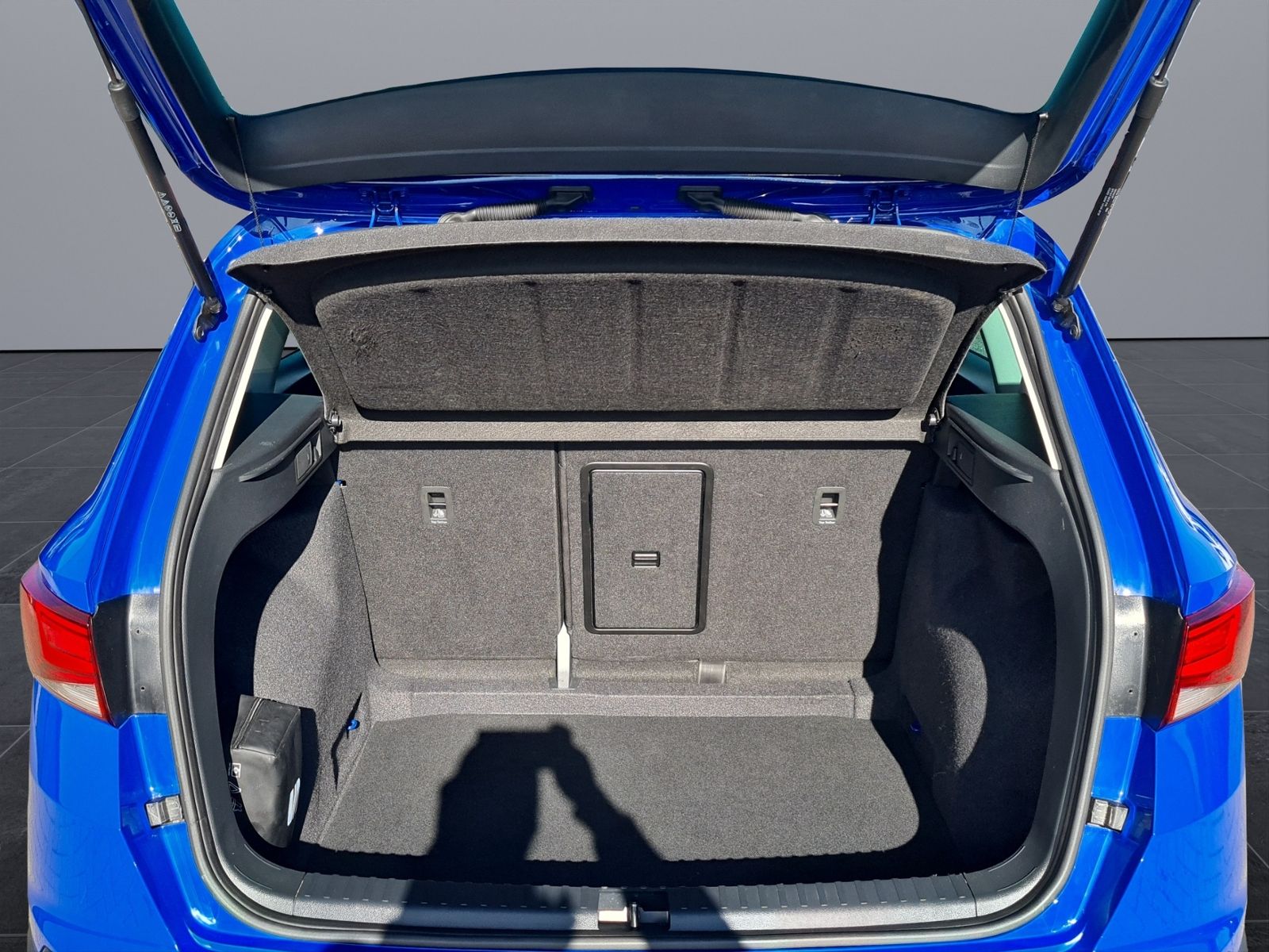 Seat Ateca 2.0 TDI DSG Style+AHK+NAVI+LED+SHZ+PDC+WR+