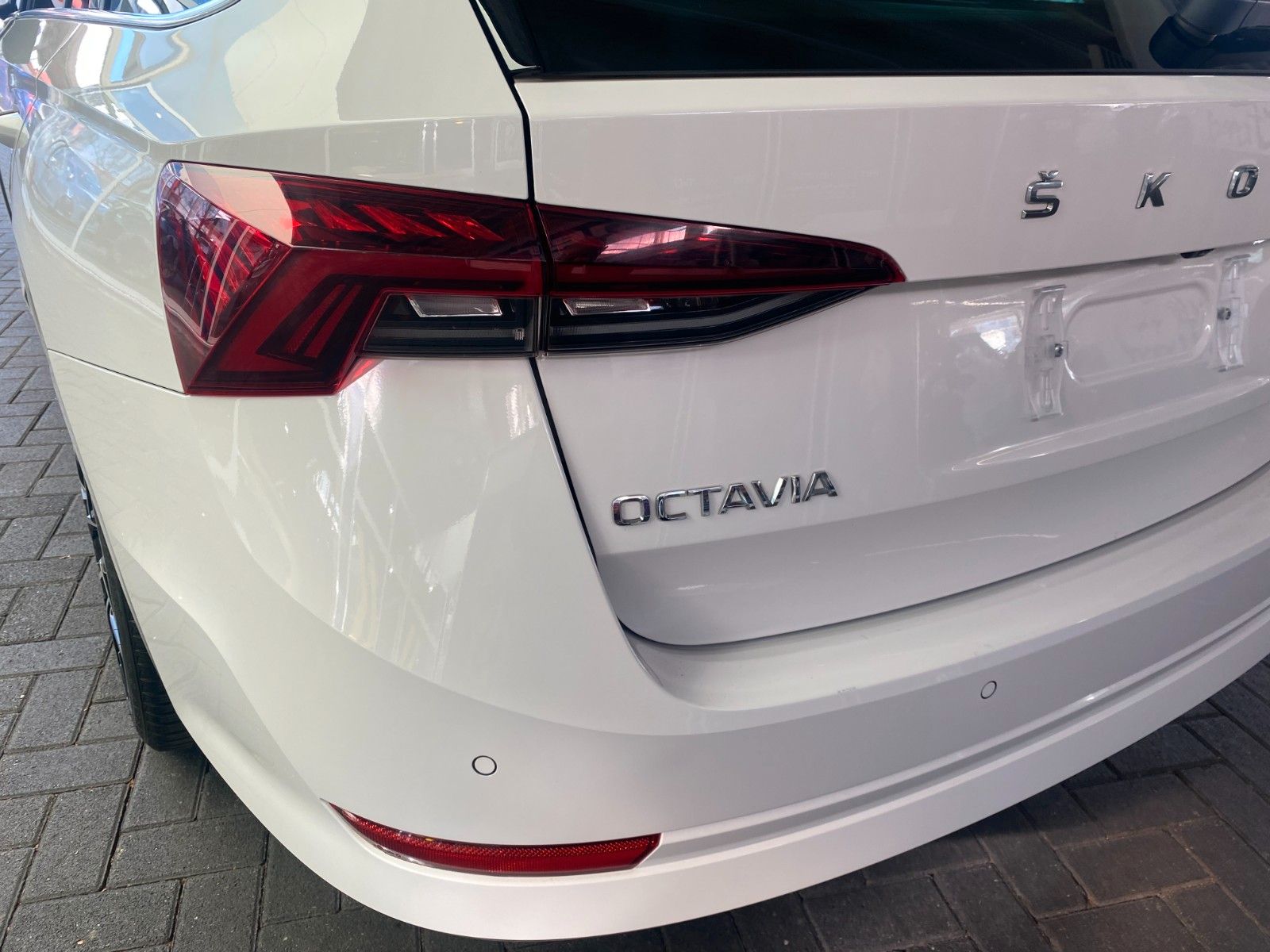 Skoda Octavia Combi Style - Samsaru's Car Outlet