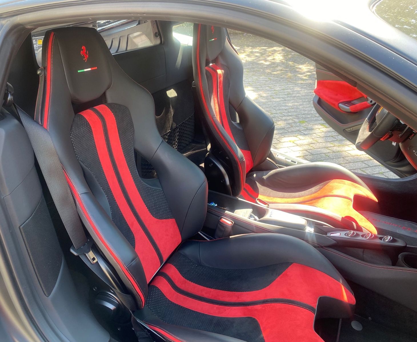 Ferrari F8 Tributo *Lift*Carbon*ACC*Racing Sitze*JBL*BFD