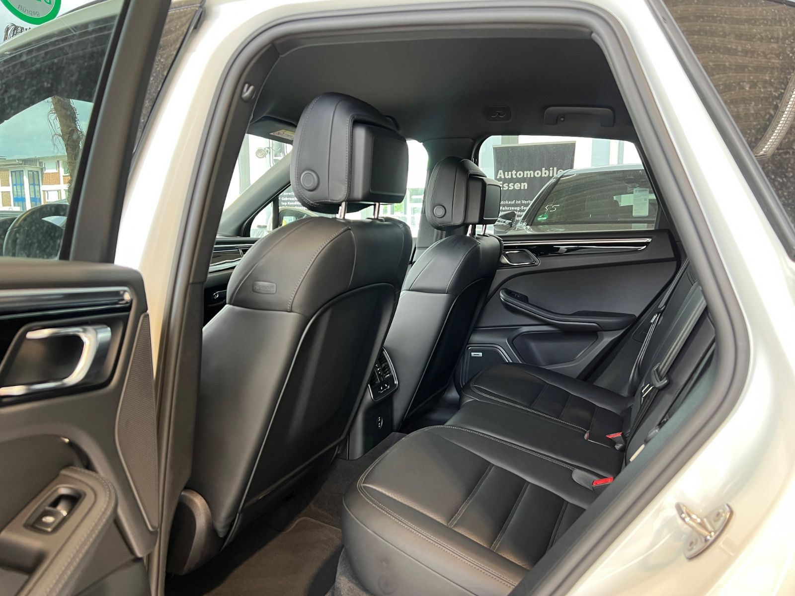 Porsche Macan GTS - Samsaru's Car Outlet