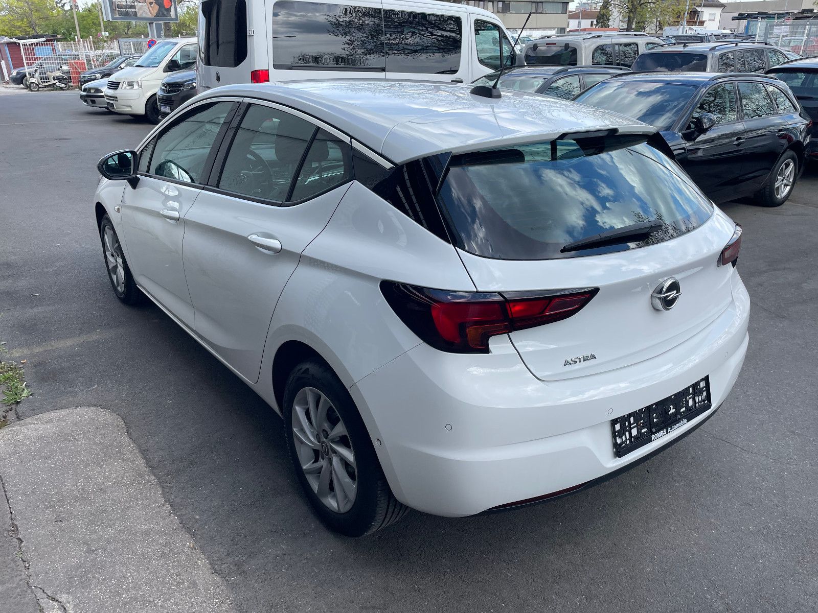 Opel Astra 1.5 D Autom. Limousine - Samsaru's Car Outlet