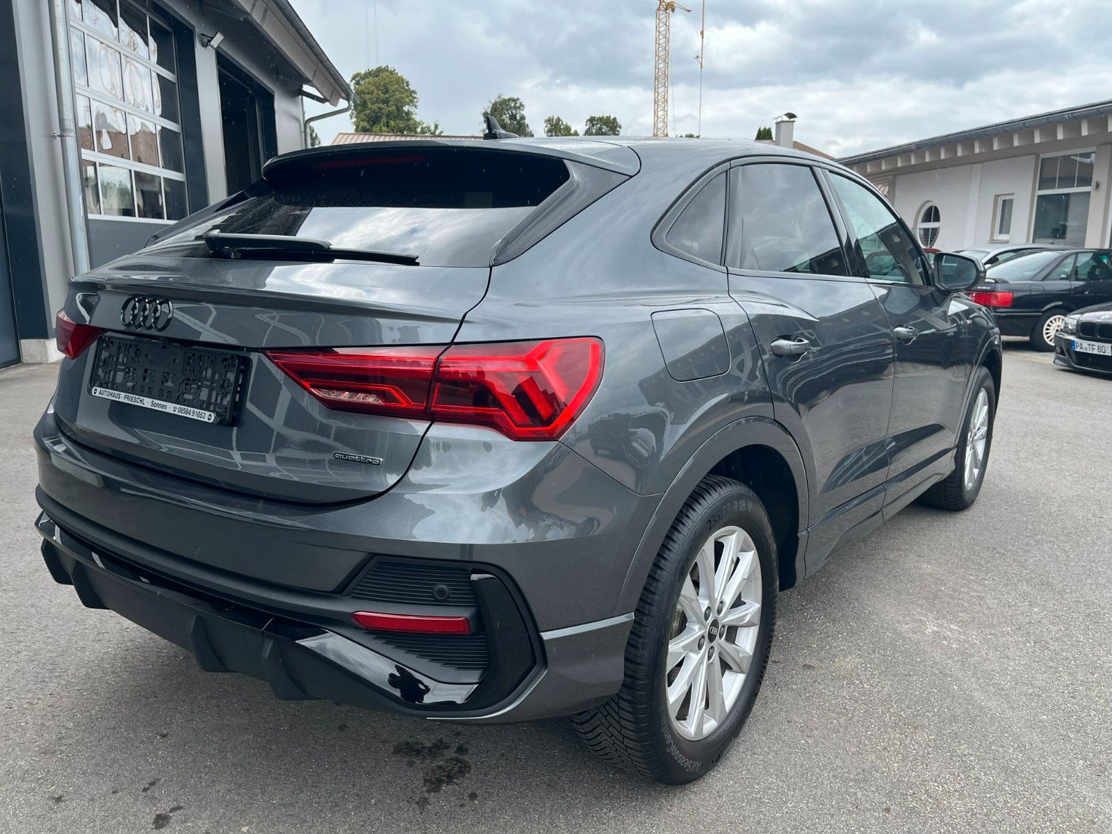 Audi Q3 TFSI quattro S line - Samsaru's Car Outlet